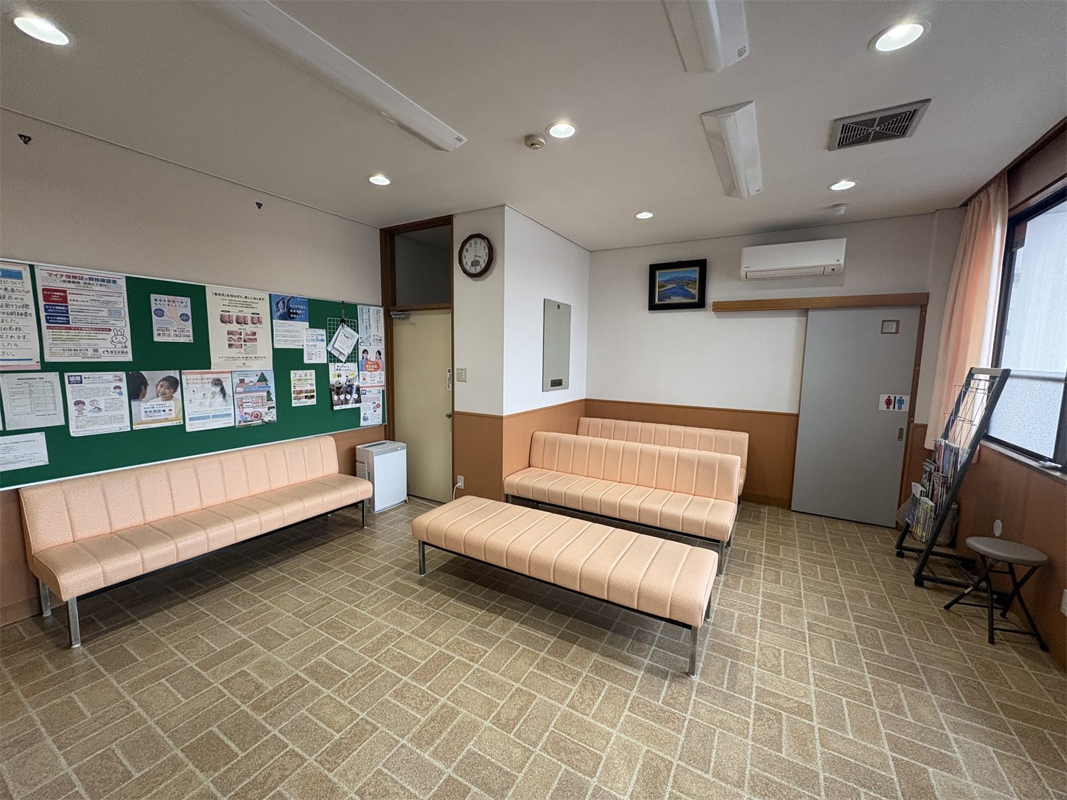 総社町内科ヒフ科の待合室